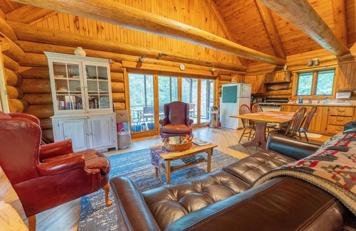 Covington Cabin | Tioga Falls Cabin: The Ultimate Fall Getaway – Waterfalls & Vibrant Leaves!