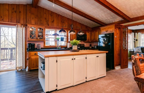 Wellsboro House | Tioga Hideaway at Wellsboro- ideal retreat!