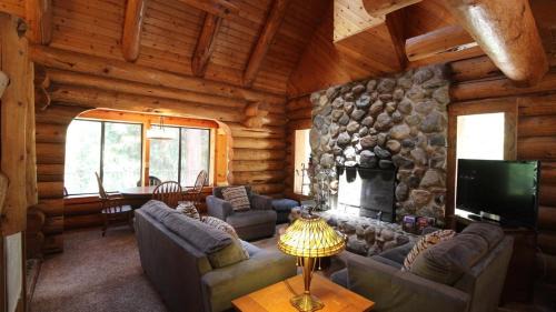 Yosemite West House | Tioga Logs