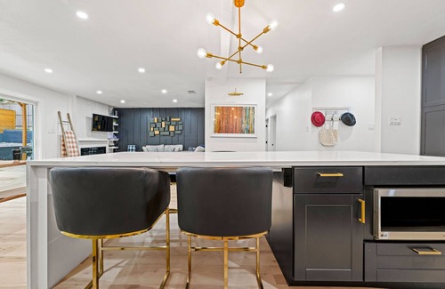 Dallas House | Tipperary Oasis: 3 Beds & a Private Pool