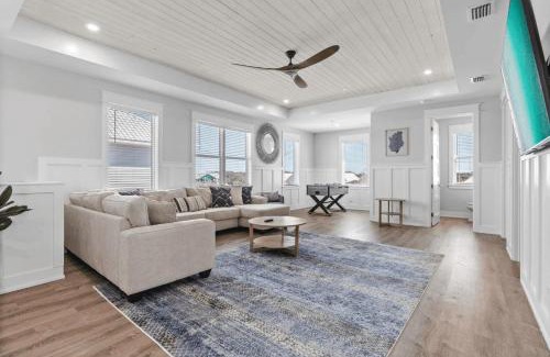 Bid-a-wee Beach House | Tipsea Turtle - AvantStay 1 Block to Gulf Pool
