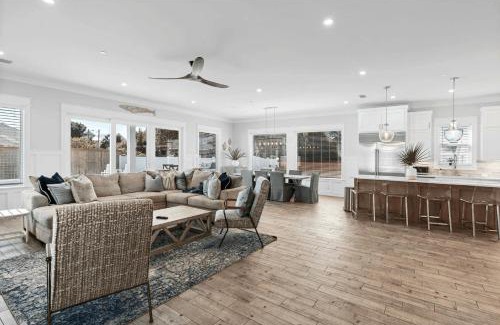 Bid-a-wee Beach House | Tipsea Turtle - AvantStay 1 Block to Gulf Pool