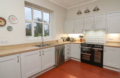 Llanwrda Cottage | Tirallen