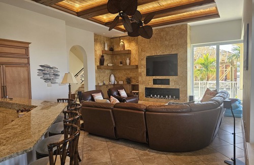 Siesta Isle House | Tired of the crowd? Visit Casa De Playa for the ultimate relaxation in paradise.
