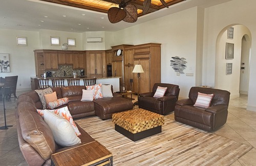 Siesta Isle House | Tired of the crowd? Visit Casa De Playa for the ultimate relaxation in paradise.