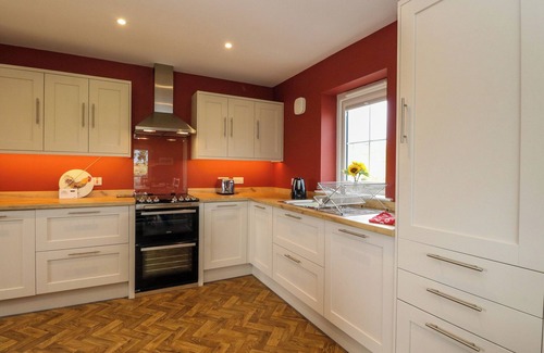 Oban Cottage | TIRLAGGAN ÚR, pet friendly, with open fire in Lismore