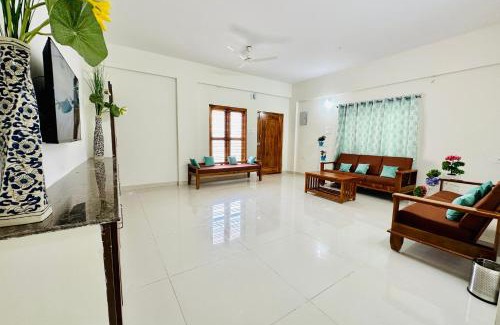 Tirupati Apartment | Tirupati Homestay-Free Break fast- Ragunatha Resorts - 3BHK AC Apartments - Flyover to Alipiri gate - WiFi - Android TV - - Easy access to visit all Temples