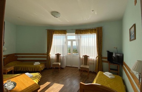 Petropavlivs'ka Borshchahivka Hotel | Tisa Hotel