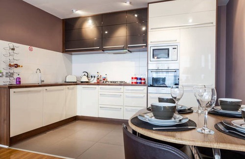 Titanic Quarter Apartment | TITANIC:150+ 5 Star Reviews for 7 Guests | 1min walk from Titanic history