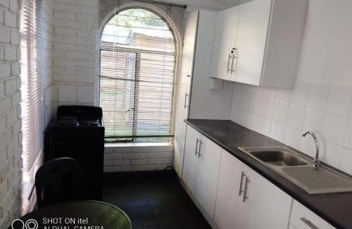 Greater Johannesburg Metropolitan Area Apartment | Titas Cozy cottage