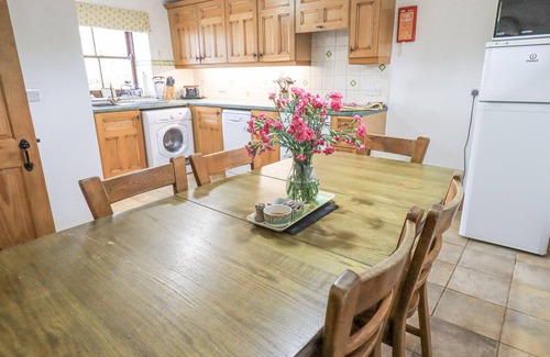 Cockermouth Cottage | TITHE COTTAGE, family friendly, with a garden in Cockermouth