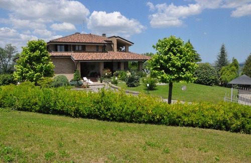 Montottone Villa | TITTY'S HOUSE, OASIS OF PEACE IN THE GREEN OF THE MARCHIGIAN HILLS.