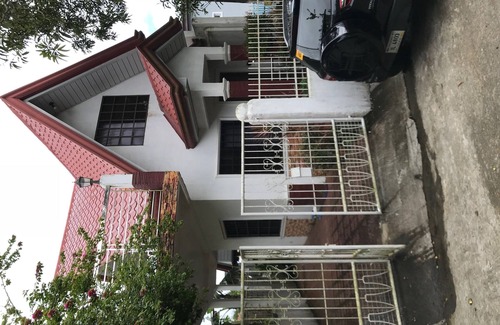 Silang Junction South House | Titus 2-BR Resthouse at Tagaytay City
