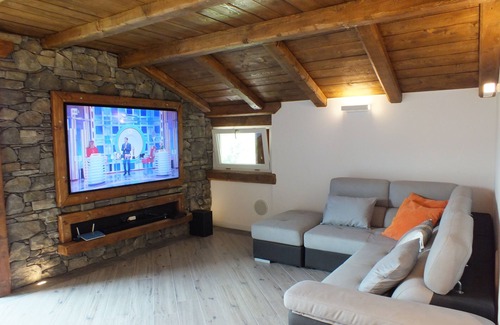 Zelbio Apartment | TIVANIA DREAM - Hi-end modern attic