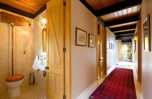 New Plymouth Bed & Breakfast | Tivoli Homestay