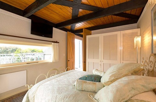 New Plymouth Bed & Breakfast | Tivoli Homestay