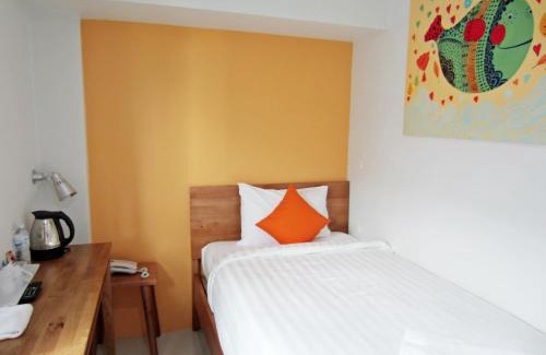 Downtown Krabi Hotel | Tiya House Rooms & Cafe