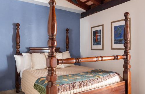 Old San Juan House | Tizol Historic Building 8br in Old San Juan