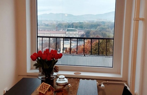 City Center Condo | Tizza-Modern 55m2 flat right above the city center, spectacular view