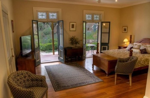 Ebenezer Bed & Breakfast | Tizzana Winery Bed & Breakfast