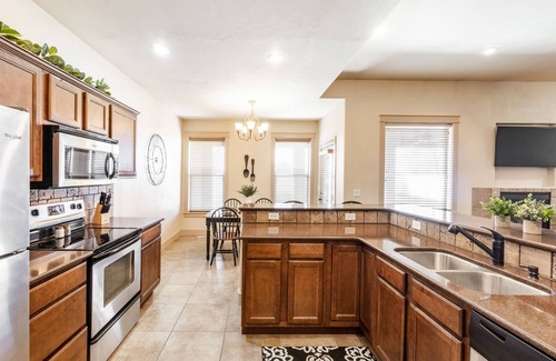 Twin Falls House | TJ Rancher home, private yard, king beds, 2.5 bath
