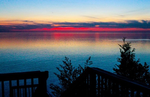 Miami Park Cottage | TLC By the Lake-Cozy, wooded cottage 4 miles N of SoHa 3BR 2B w/open loft area