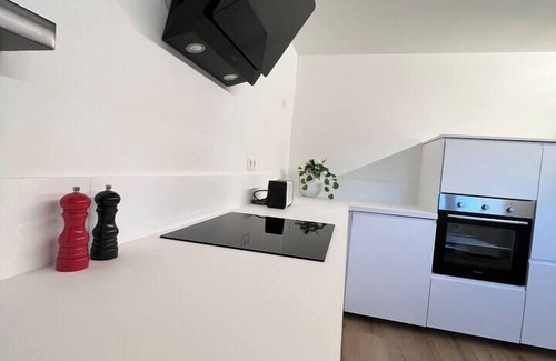 Cuesmes Apartment | To complete