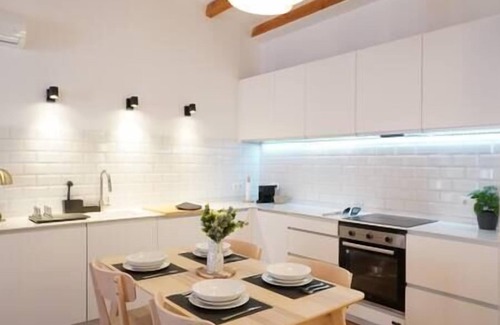 Torrefiel Apartment | To complete
