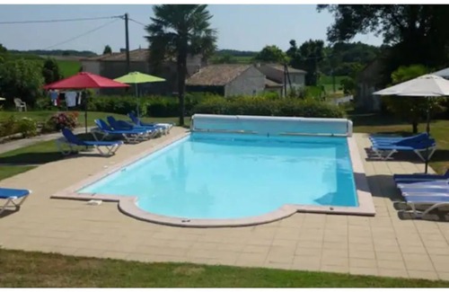 Chenac-Saint-Seurin-d'Uzet Cottage | To discover : Cottage with pool, close to the beaches