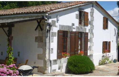 Chenac-Saint-Seurin-d'Uzet Cottage | To discover : Cottage with pool, close to the beaches