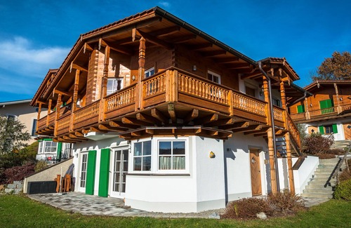 Haarbach Apartment | To feel good - apartment with sun terrace - at the golf course * with WLAN for free *
