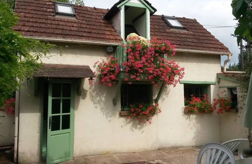 Heudreville-sur-Eure Cottage | TO THE SONGS OF THE BIRDS