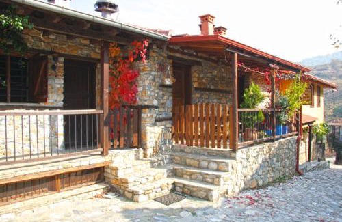 Panteleimon House | To Xani