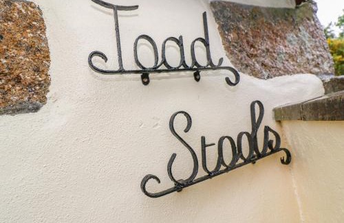 Mabe House | Toadstools