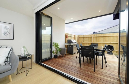 Capel Sound Apartment | Toast the Townhouse