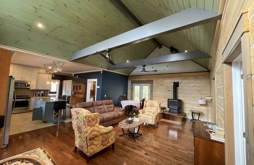 Tobermory Cottage | Tobermory Bruce Peninsula Beautiful Cottage