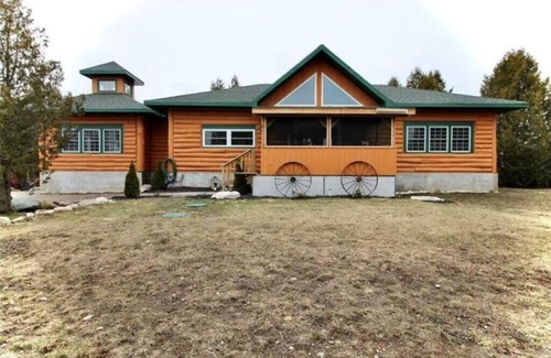 Tobermory Cottage | Tobermory Bruce Peninsula Beautiful Cottage