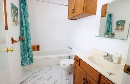 Tobermory House | Tobermory Cozy Lighthouse Cottage -locate 3min from downtown