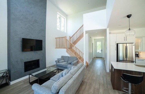 Northern Bruce Peninsula Cottage | Tobermory Modern Waterfront Escape w/kayaks!