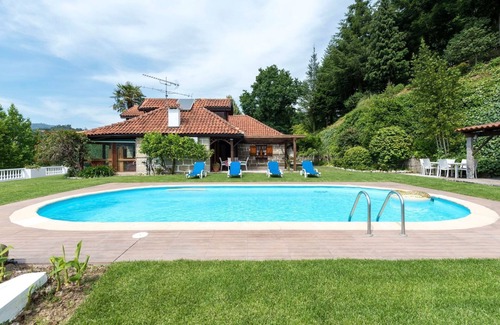 Marco de Canaveses House | Toca dos Coelhos - Five Bedroom House, Sleeps 10