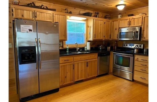 Suches House | Toccoa Riverfront Cabin 3 Bedrooms 3 Baths Private Hot Tub