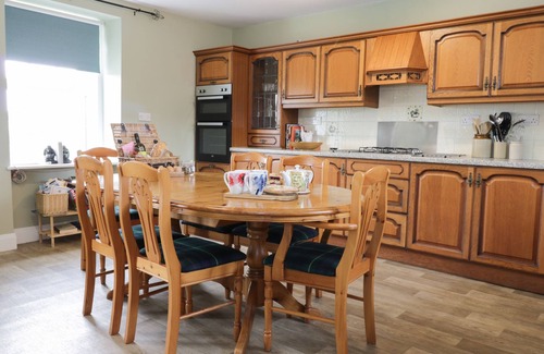 Jedburgh House | TODLAW FARM HOUSE, pet friendly, with a garden in Jedburgh