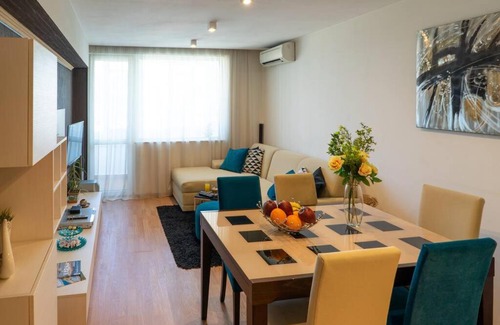 Hristo Botev Apartment | Todor Vlaykov Apartment, 10 min walk to Varna center