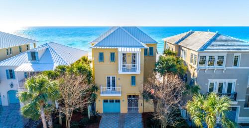 Delos House | Toes In The Sand-ON GULF-FRANGISTA BEACH
