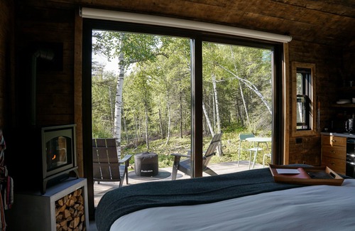 Tofte Cabin | Tofte Trails Private Vacation Rental Cabin with King Bed, Kitchen & Bathroom