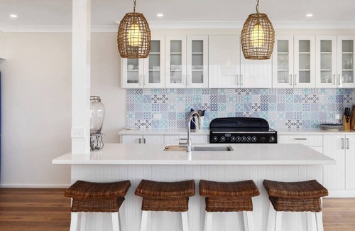 Wagstaffe House | Tofua - Absolute Waterfront by HolidayCo.