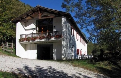 Valcarlos Cottage | Toki Ona cottage for 22 people