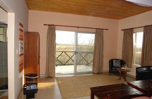 Kamanjab Cabin | Toko Kamanjab Lodge & Safari