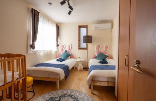 Nishikoiwa Villa | Tokyo Koiwa European Luxury Mansion 4 Bedrooms2 ToiletsEV HanedaNarita Direct Max 8 Guests