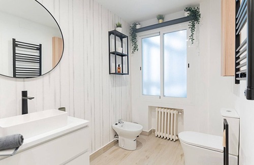 Cotos Bed & Breakfast | Tokyo: room with comfort, convenience and shared areas Chamartín - Mauricio Legendre